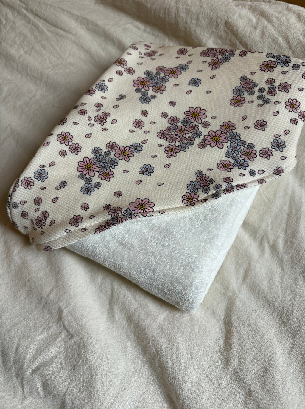 Omslagdoek flowers lila