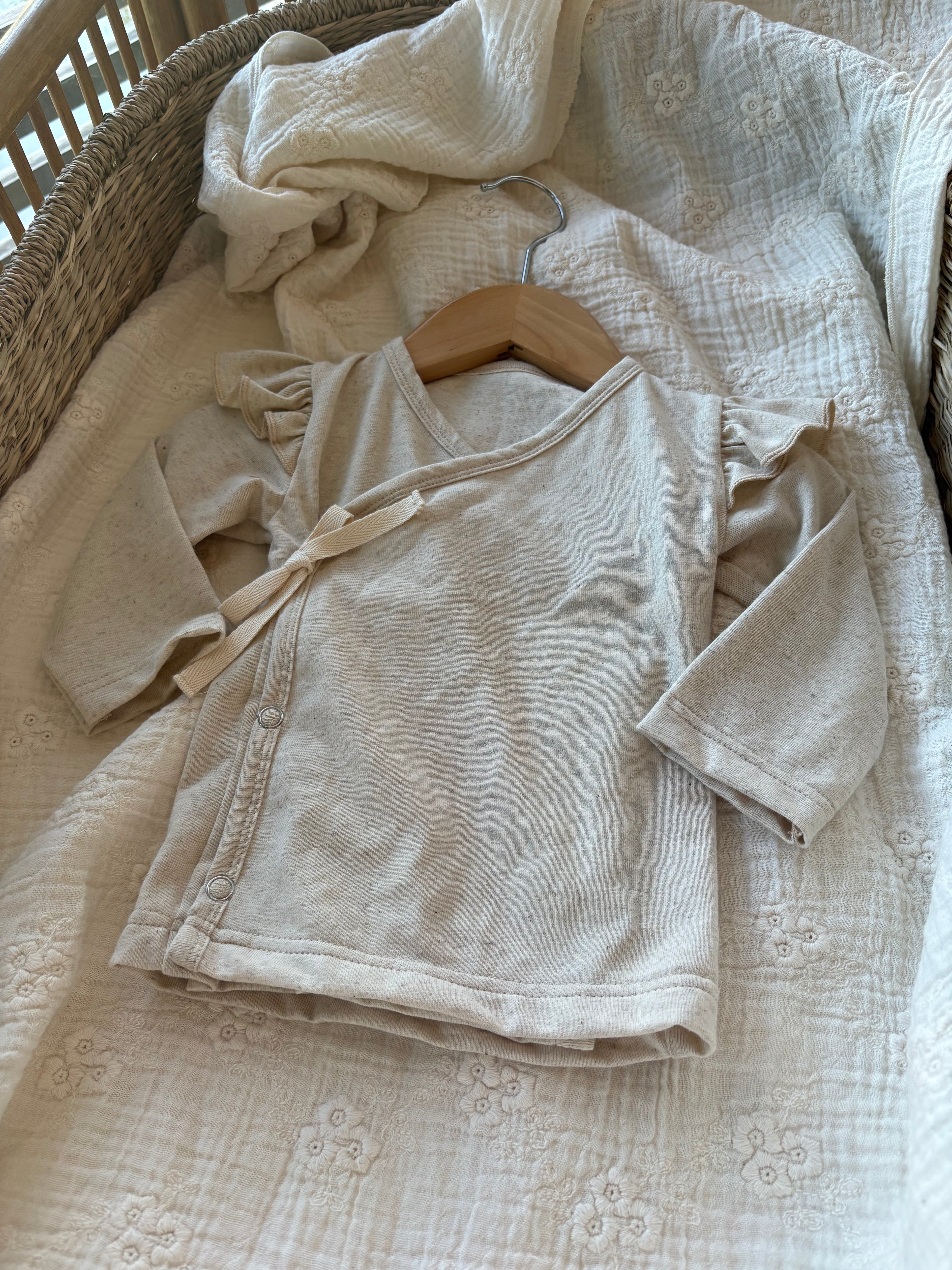 Overslagshirtje ruffle linnen