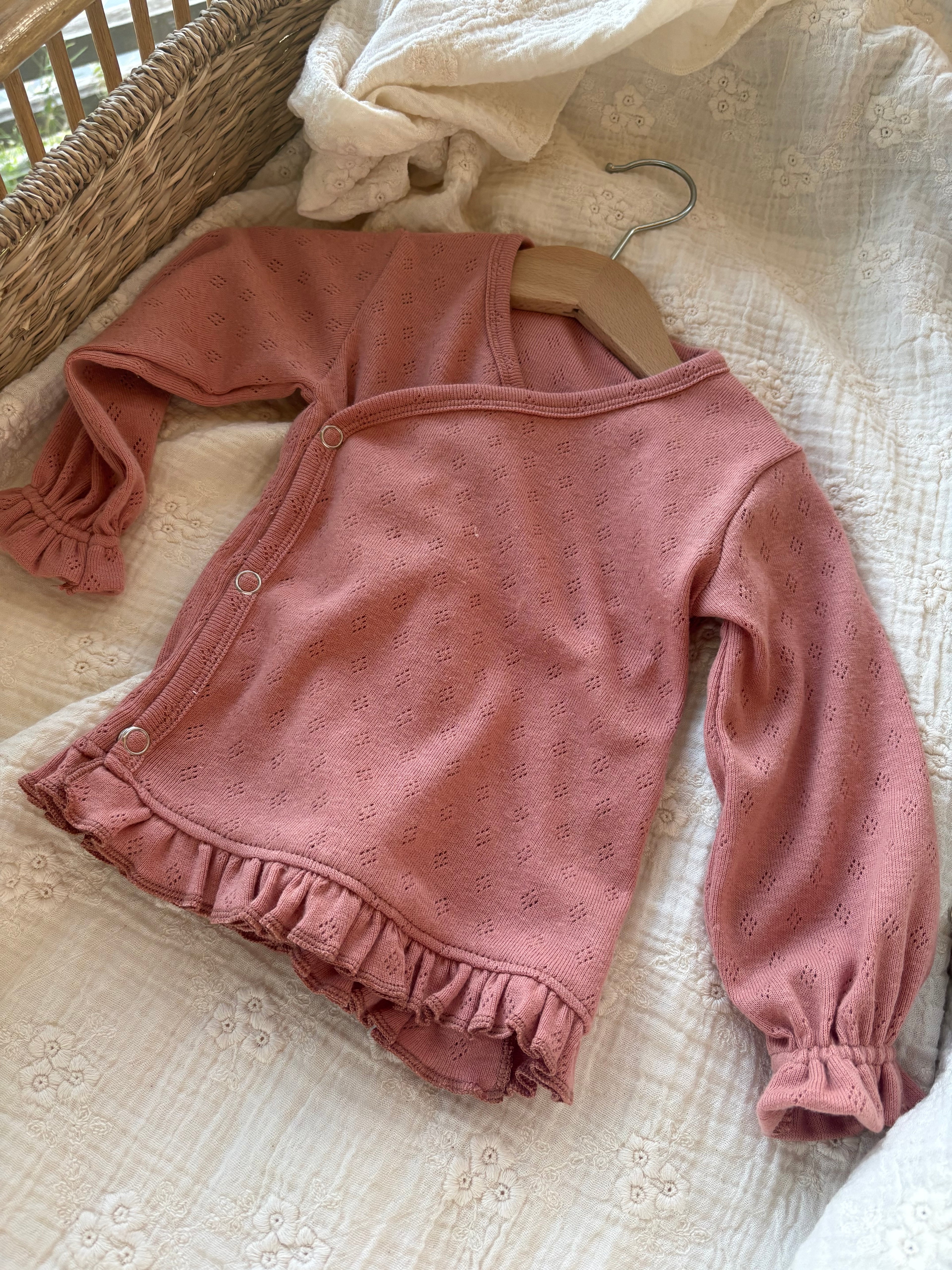 Overslagshirtje Pointelle ruffles