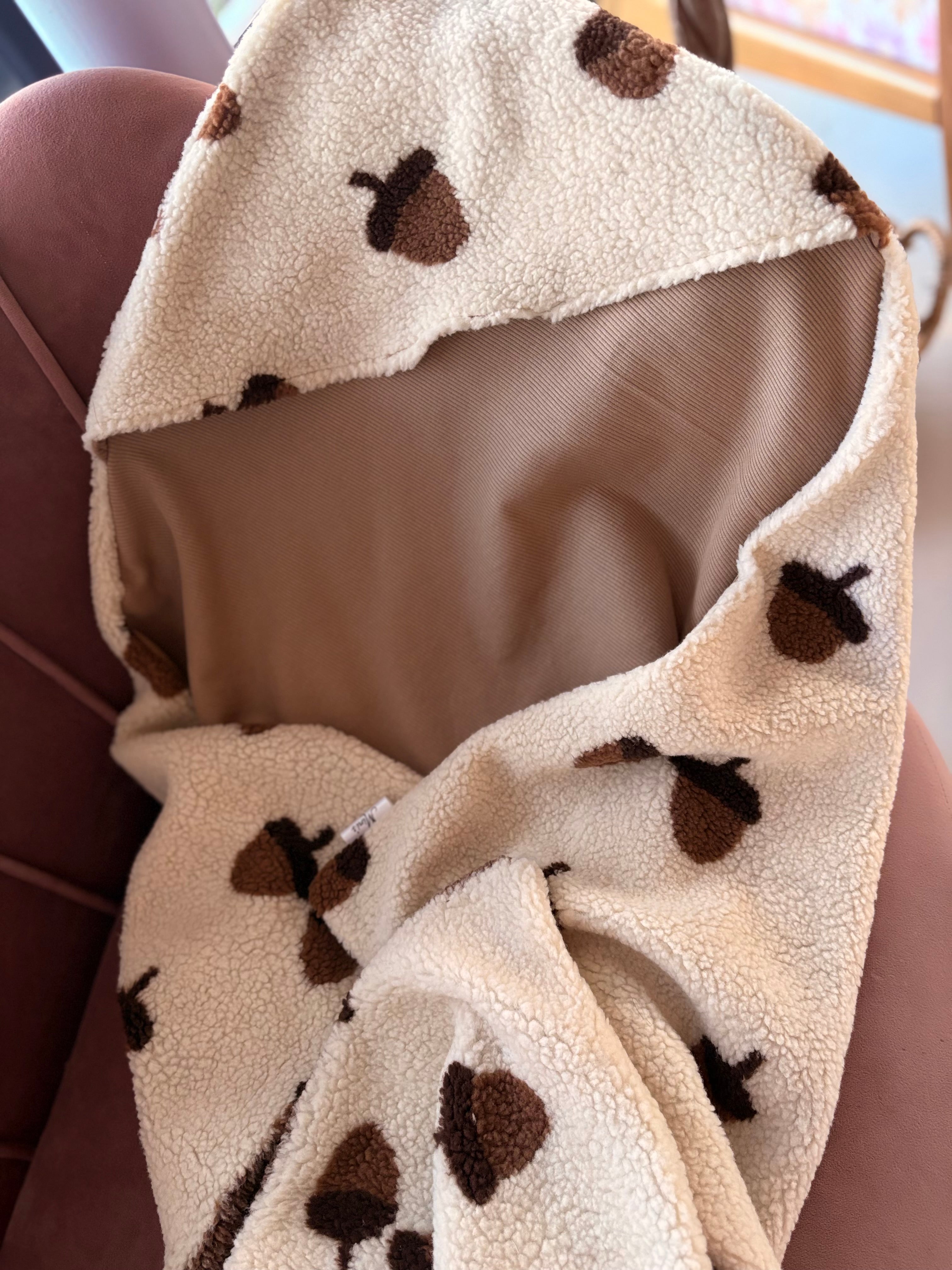 Omslagdoek eikeltjes