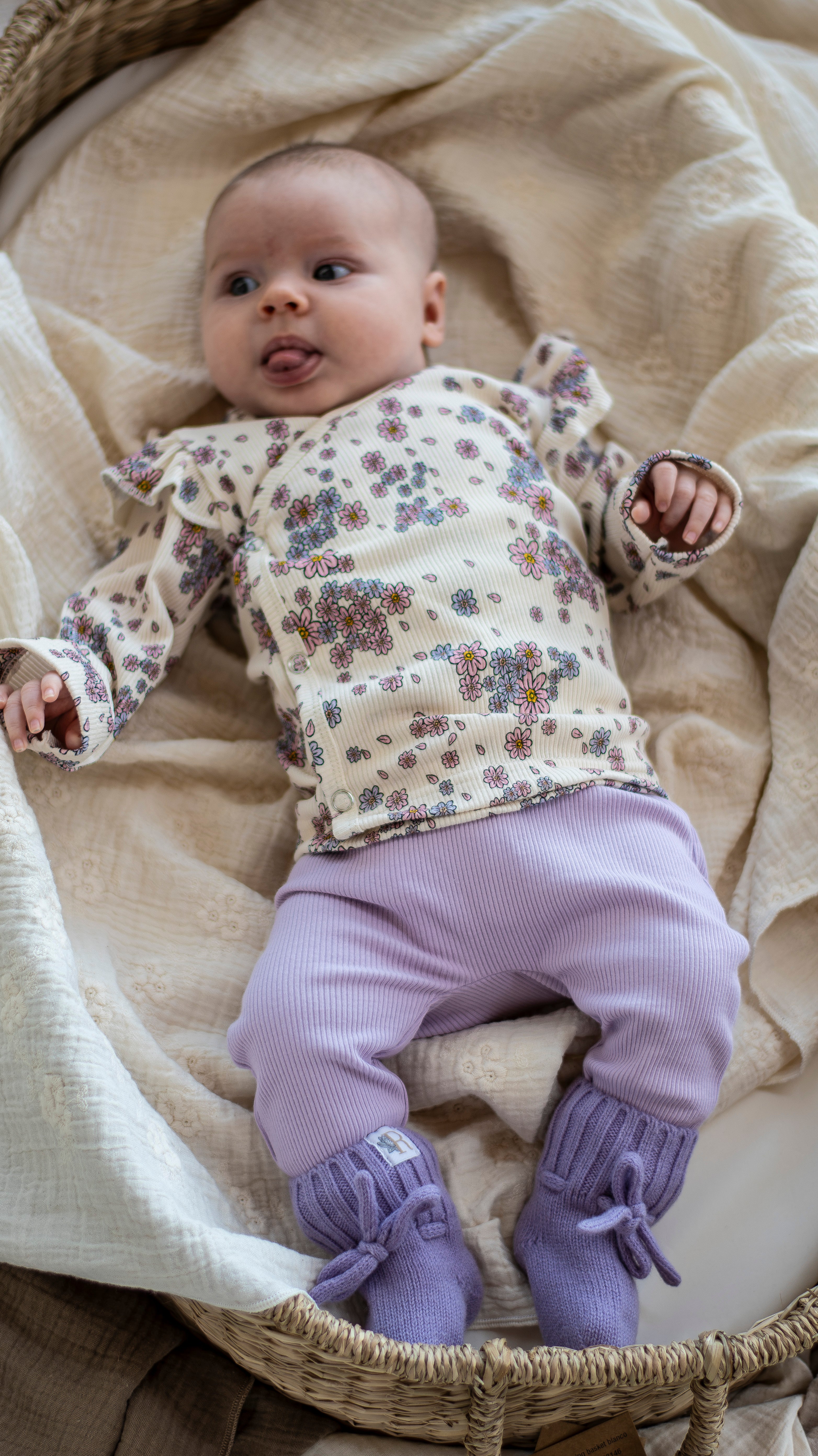 Overslagshirtje ruffle lila bloem