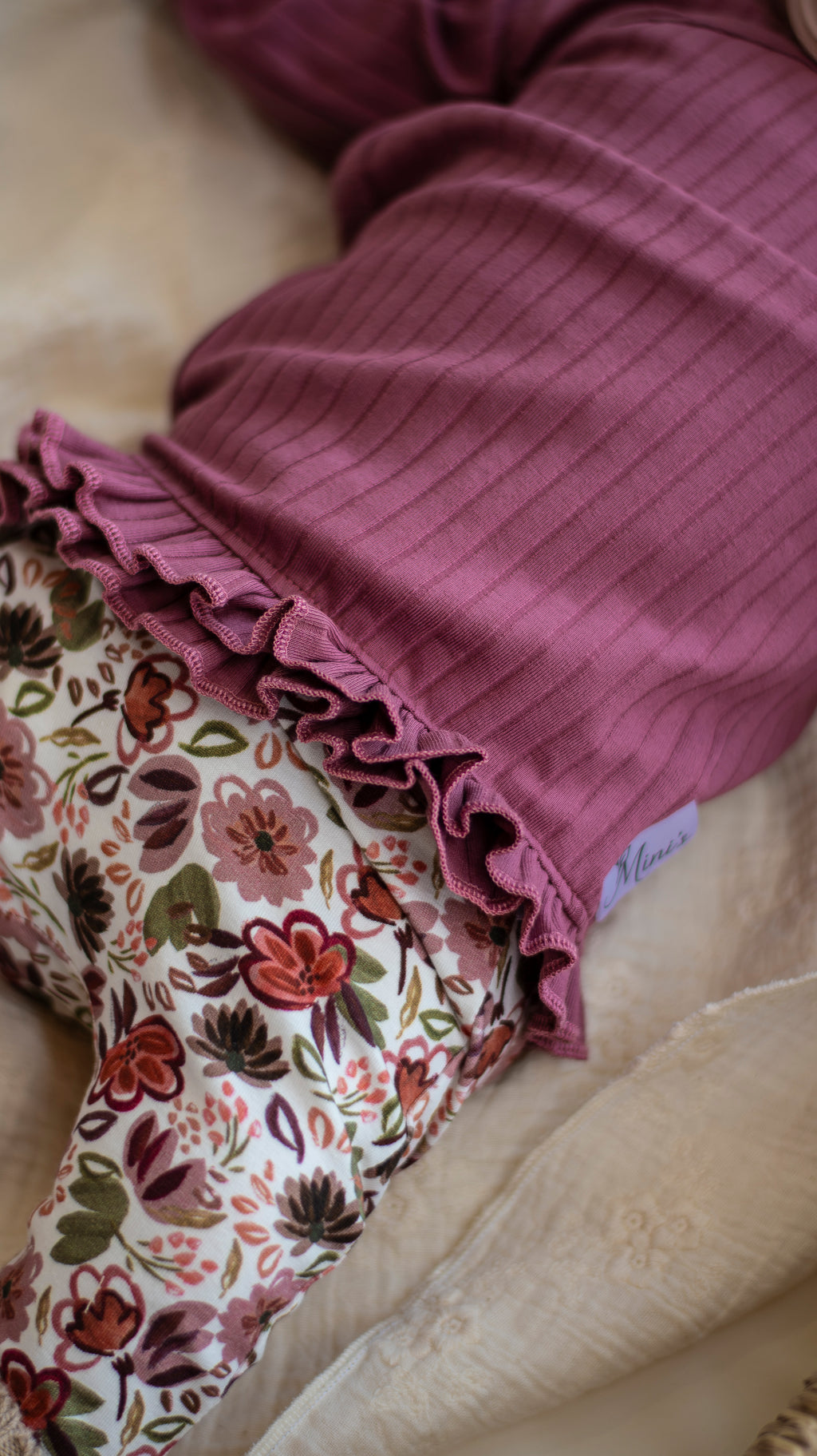 Shirtje framboos ruffle