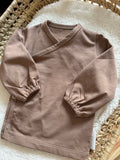 overslagshirtje taupe ballonmouw