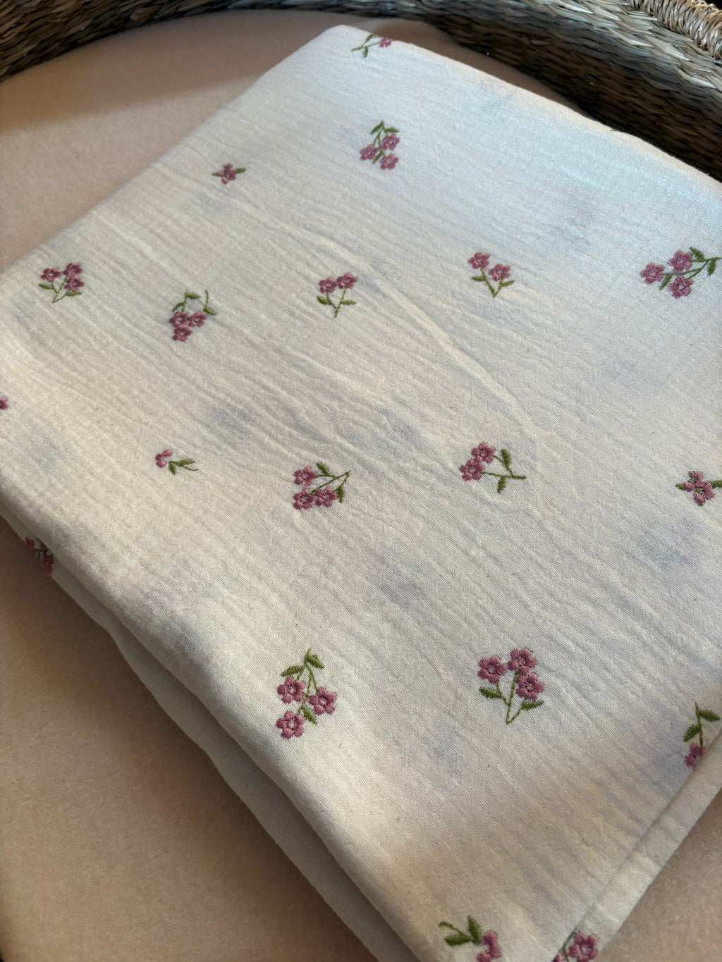 Hydrofieldoek Rozebloem embroidery